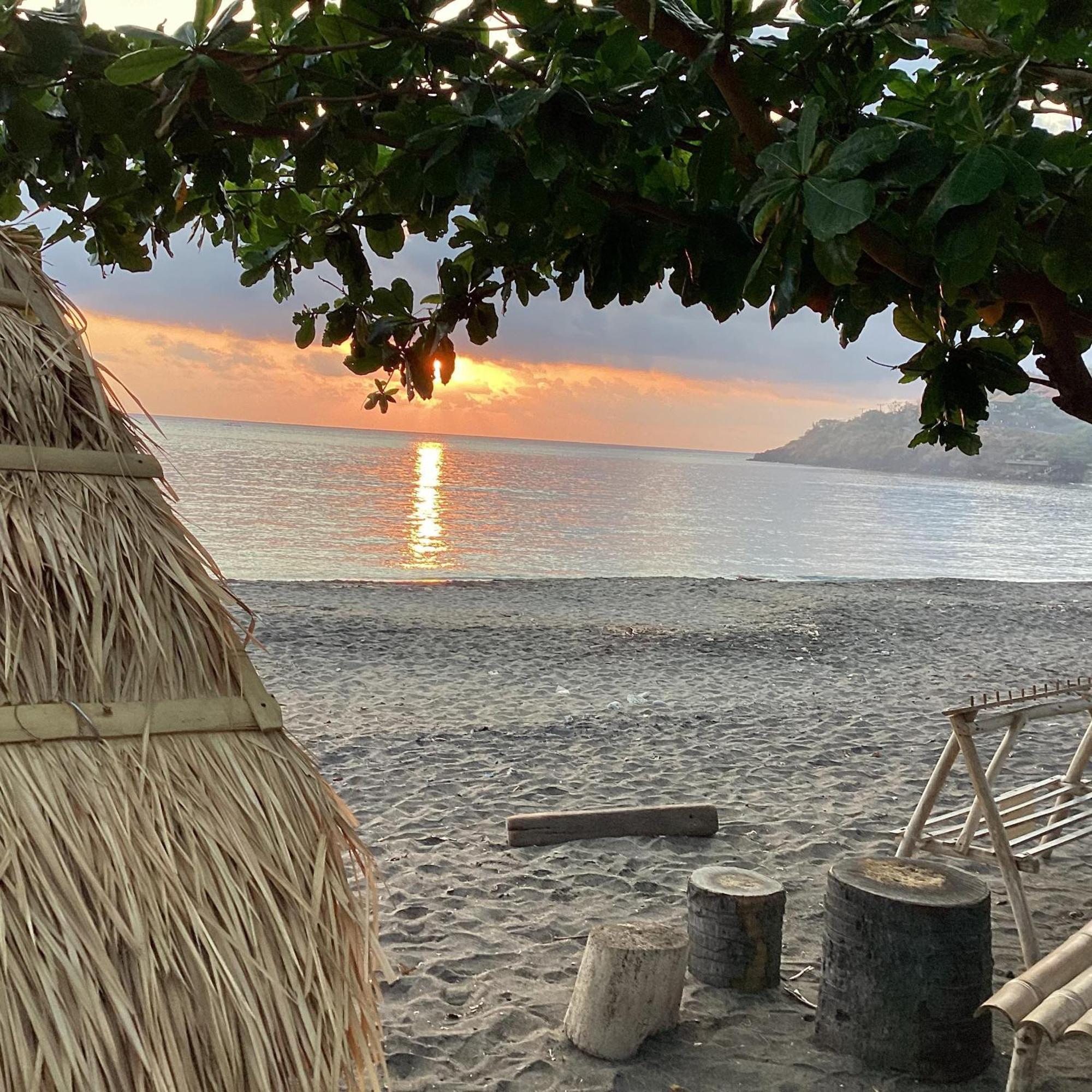 Bintang Beach Villa 아메드 외부 사진