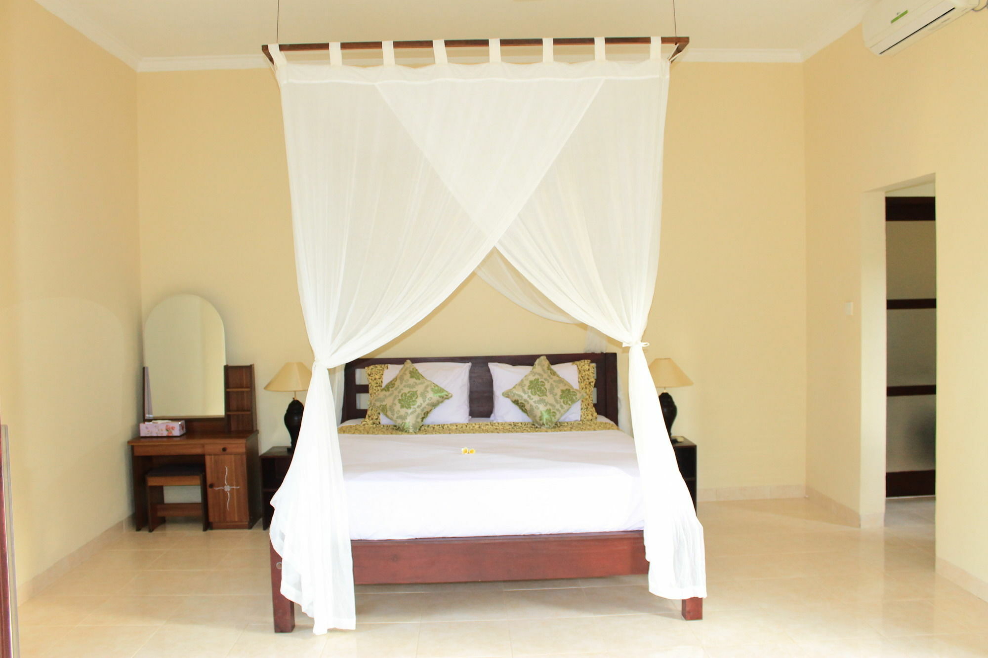 Bintang Beach Villa 아메드 외부 사진