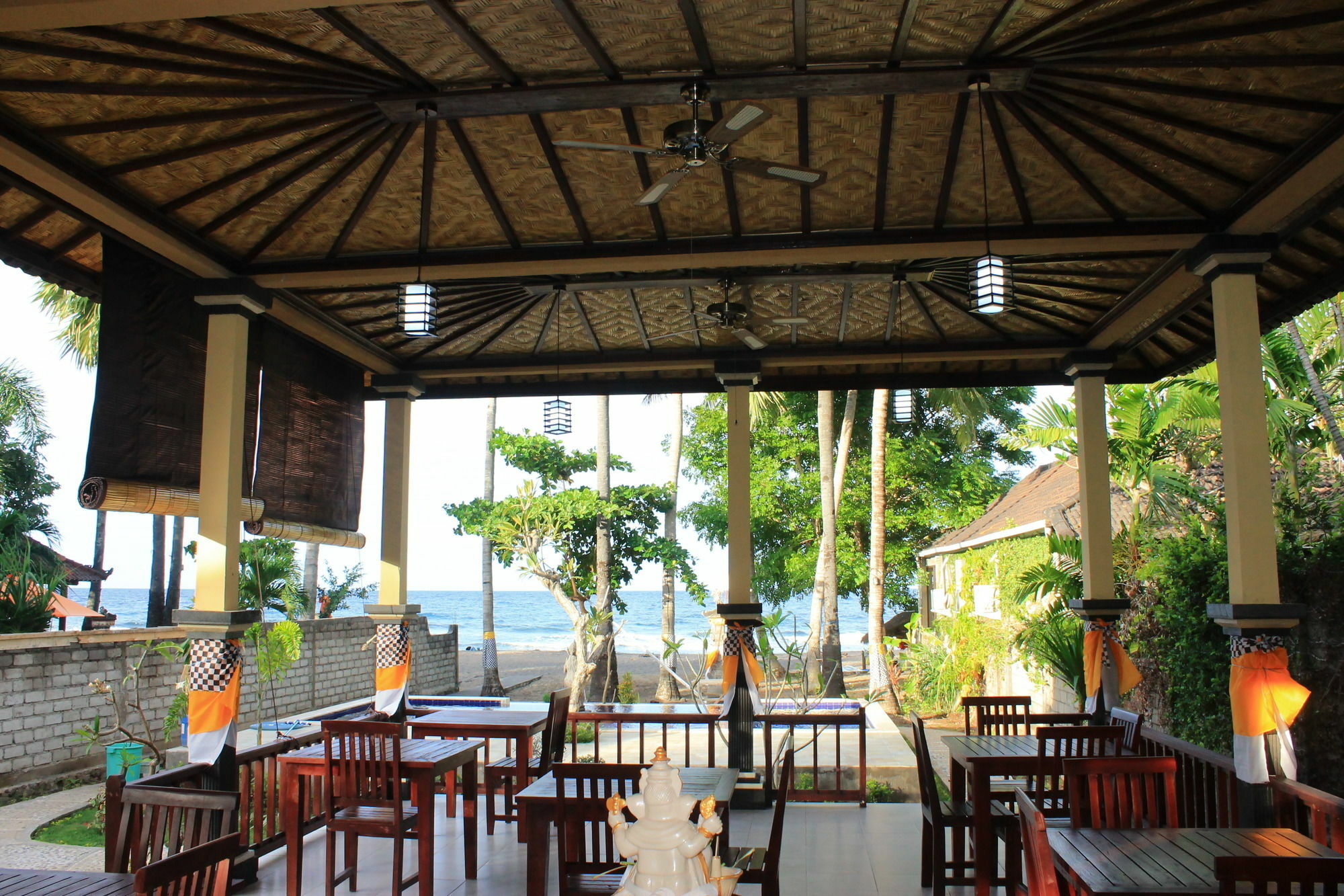 Bintang Beach Villa 아메드 외부 사진